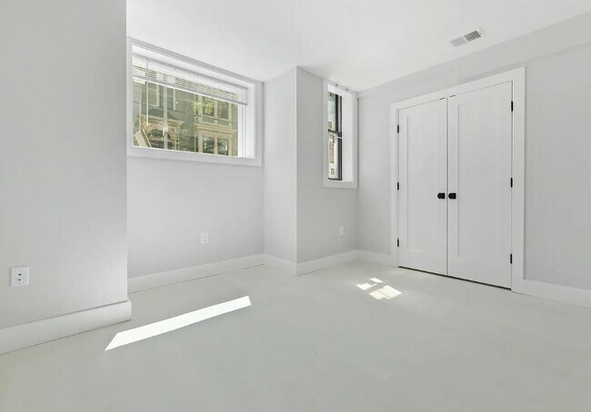 Foto del edificio - 227 Princeton St