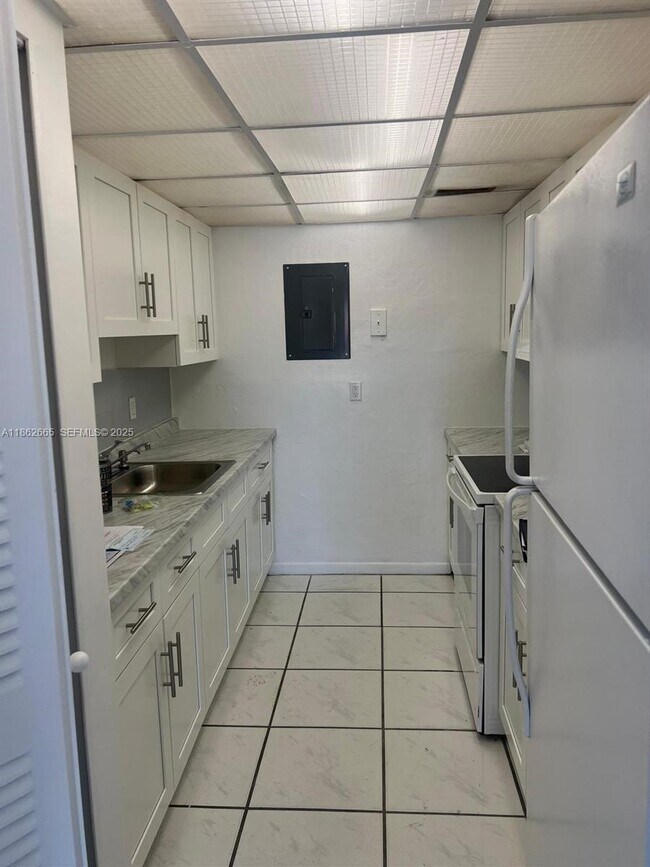 Foto del edificio - 13455 NE 10th Ave