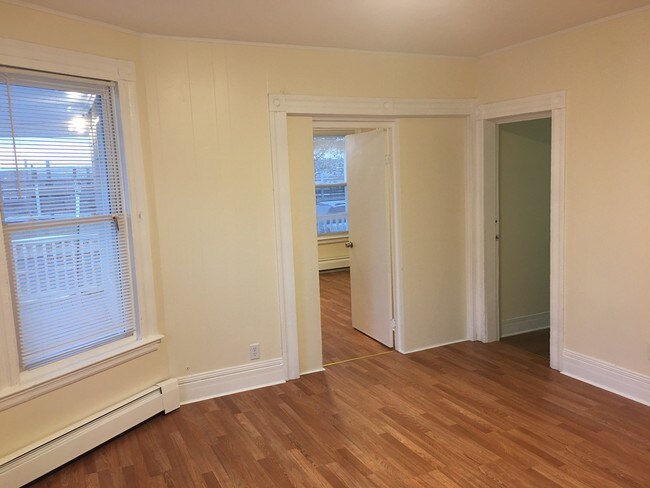 Building Photo - 28 Cedar St