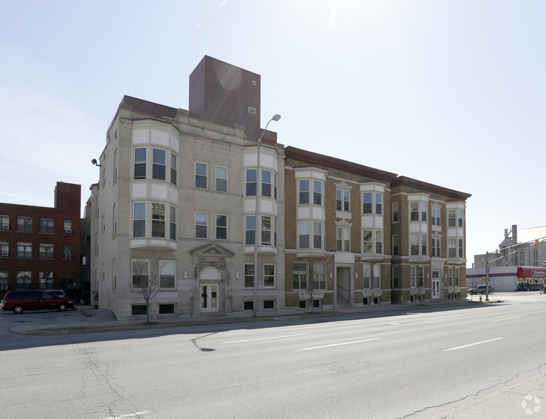 Foto del edificio - Barton Center