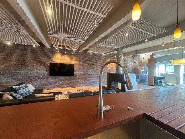 Foto del edificio - 90 N Washington St