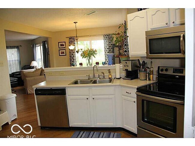 Building Photo - 14422 Forsythia Ln