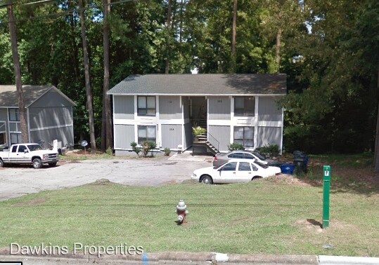 Primary Photo - 200 N Peartree Ln