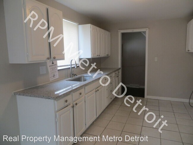 Building Photo - 3 br, 1 bath House - 18474 Glenmore