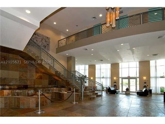 Foto del edificio - 1745 E Hallandale Beach Blvd