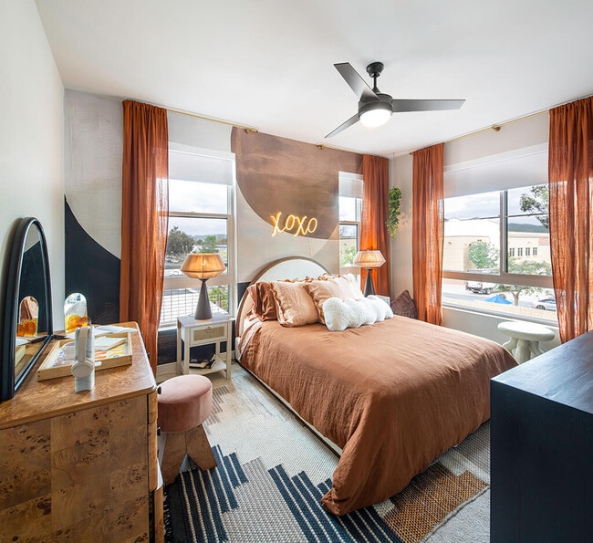 Building Photo - CALIXA Apartment Homes
