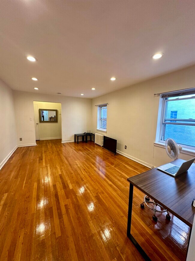 Foto del edificio - 40 Glenwood Ave