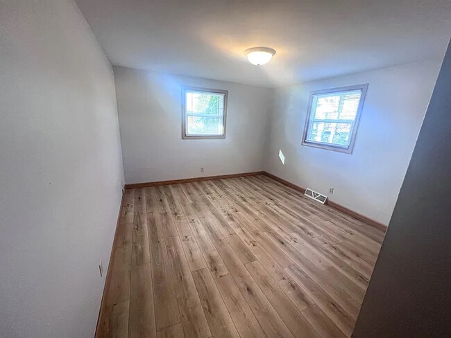 Building Photo - 2549 Babcock Rd