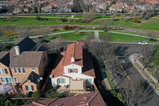 Foto del edificio - 356 S Paraiso Way