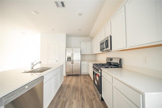 Building Photo - 2611 Olivine Stone Dr