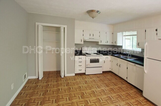 Foto del edificio - 210 Creekwood Ln