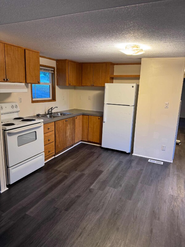 Foto del edificio - 350 Duck Mountain Ln