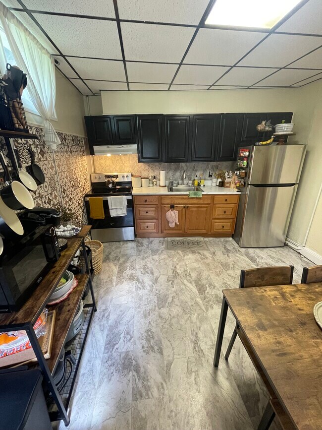 Foto del edificio - 219 W Lancaster Ave