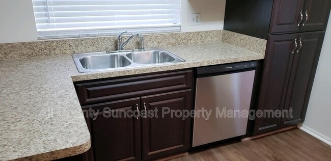 Foto del edificio - 669 16th Ln