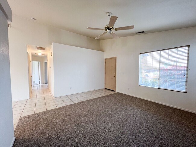 Building Photo - Cute, Clean Home Ready for Move In