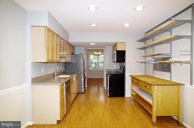 Building Photo - 9965 Longford Ct