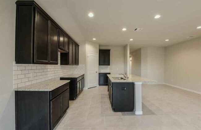 Foto del edificio - 2730 Bergen Bay Ln