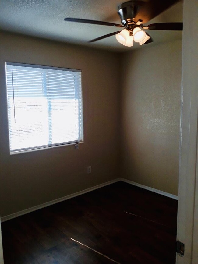 Building Photo - 8001 California City Blvd