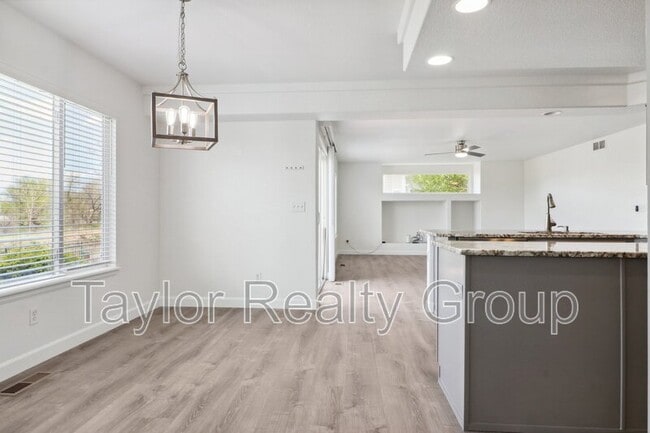 Foto del edificio - 20875 E 49th Ave
