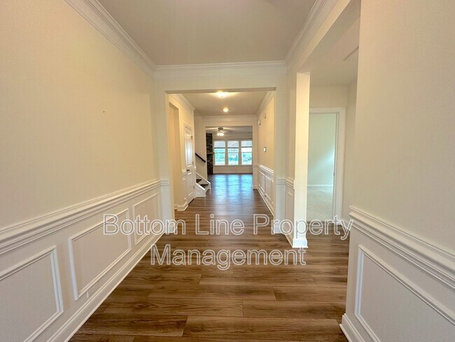 Building Photo - 4487 Fls Lk Dr S W