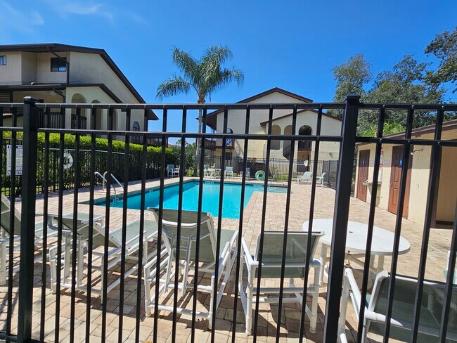 Building Photo - 1255 Ponce Island Dr