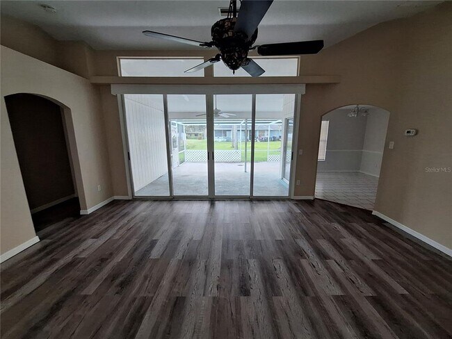 Foto del edificio - 4021 Corvette Ln