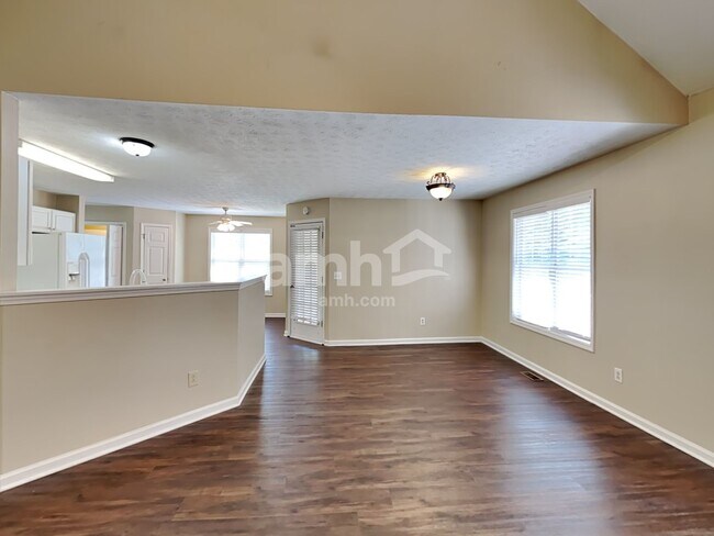 Foto del edificio - 3930 Pheasant Run Trce