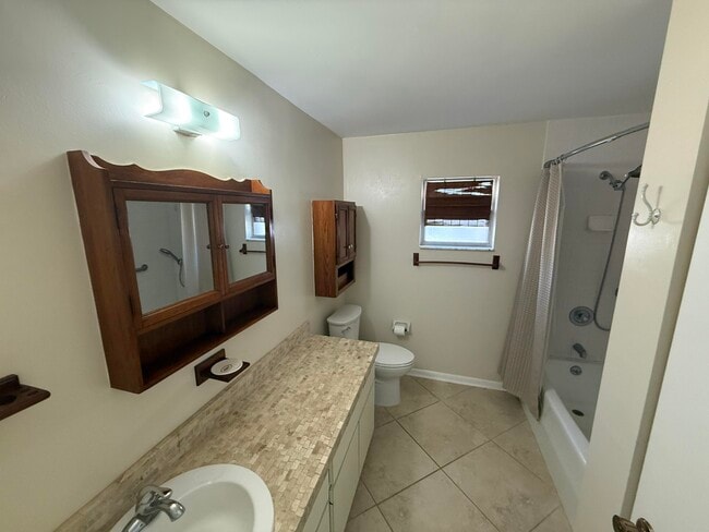 Foto del edificio - 127 Mayfield Rd