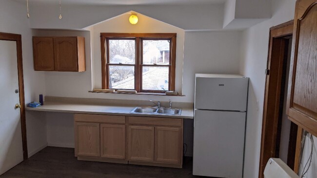 Building Photo - 8224 S Harper Ave