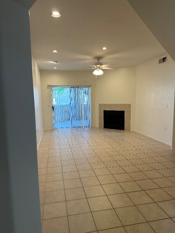 Foto del edificio - 10401 N 52nd St