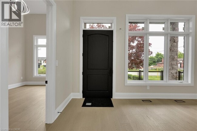 Photo du bâtiment - 2091 Bridge Rd