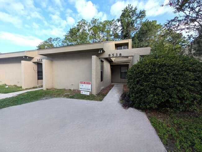 Foto del edificio - AVAILABLE NOW!! 2/2 in Whispering Pines - Close to shopping, restaurants, I-295, NAS and Orange Park