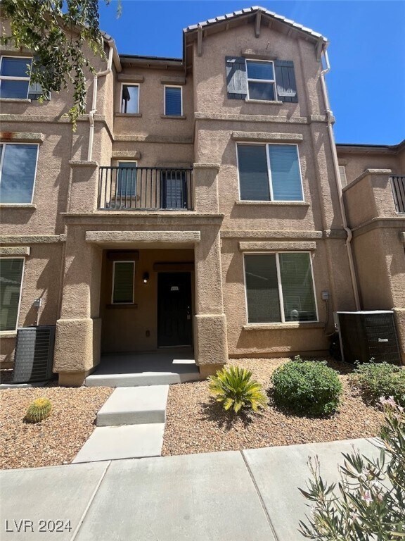 Foto principal - 4591 Woolcomber St