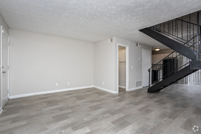 2BR, 1.5BA - 1,054SF - Living Room - Avondale Townhomes