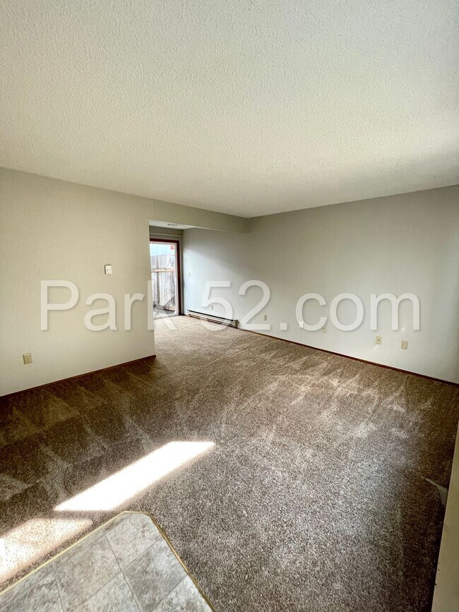 Foto del edificio - 631 N Fife St