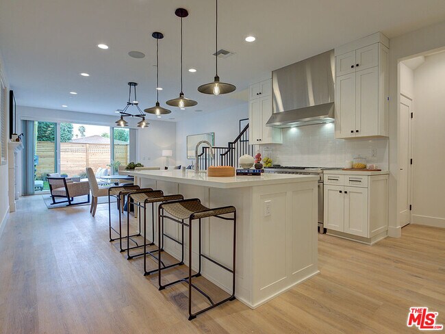 Foto del edificio - 1419 S Sierra Bonita Ave