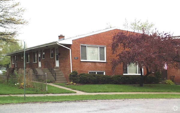 Foto principal - 506 E Pine Ave