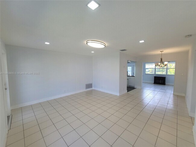 Foto del edificio - 4519 NW 49th Dr
