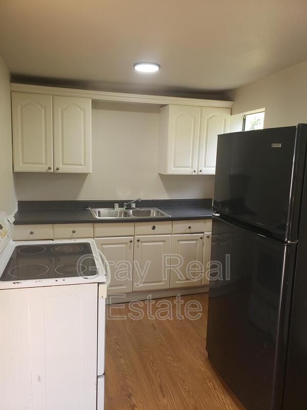 Building Photo - 907 1/2 S Stockton