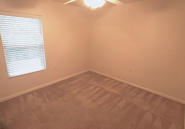 Building Photo - Timber Run Condo! 3 bedroom 2 Bath