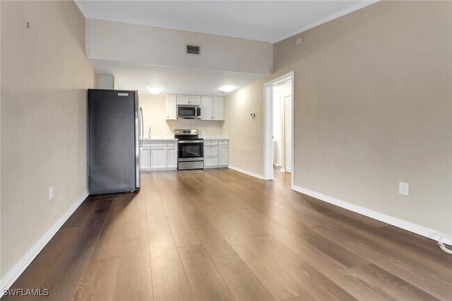 Foto del edificio - 5214 Treetops Dr