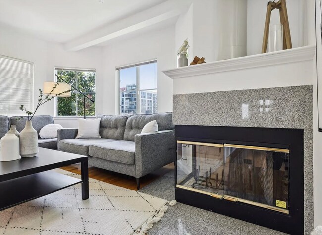 Foto del edificio - 28 Jennifer Pl