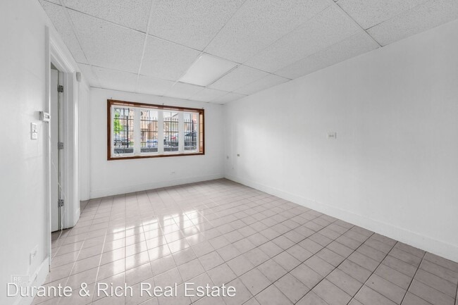 Building Photo - 2 br, 1 bath House - 3116 S. Normal Ave. G...