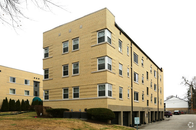 Building Photo - Cherokee Plaza