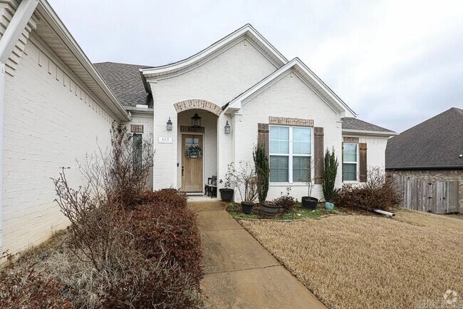 Building Photo - 613 Creekside Cv