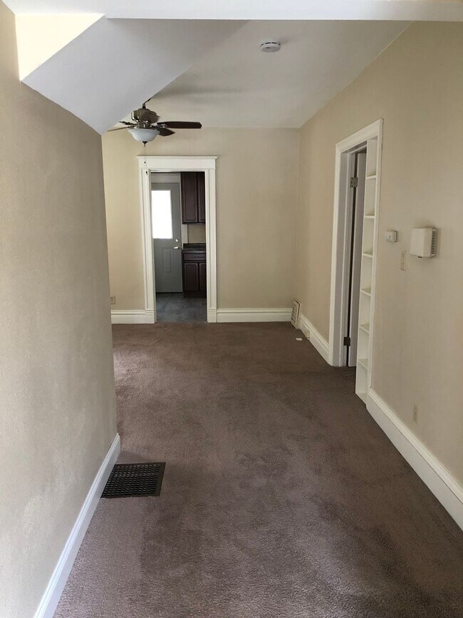 Foto del edificio - 614 S Clinton St