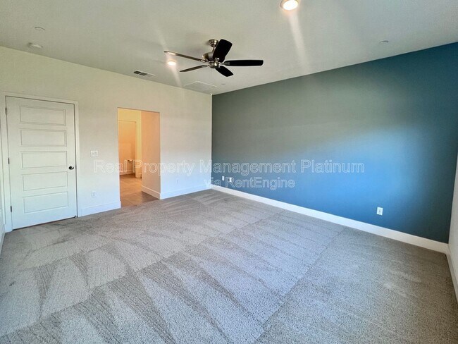 Foto del edificio - 2321 S Purdue Ave