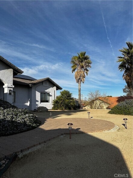 Foto del edificio - 7525 Whitney Ave