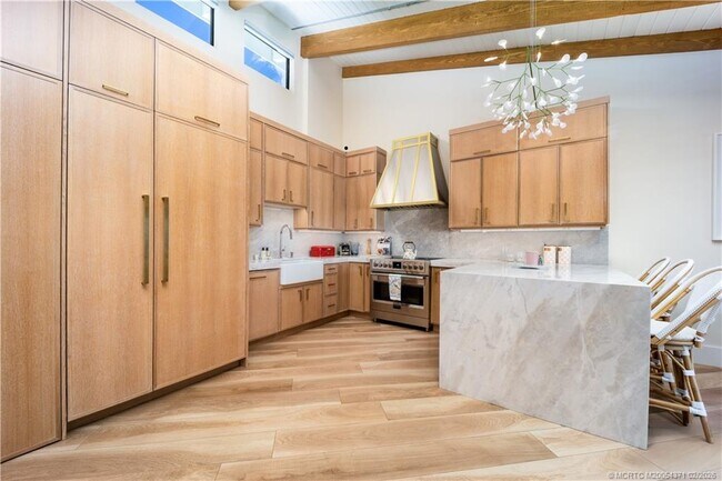 Foto del edificio - 2355 NE Ocean Blvd