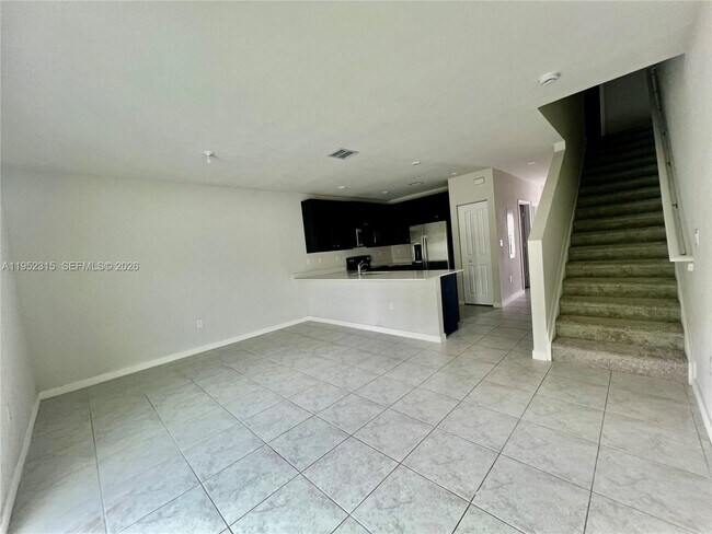 Foto del edificio - 1045 NW 4th Ter